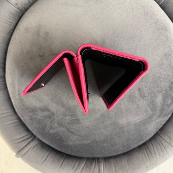 BALENCIAGA Logo-Print Full-Grain Leather Trifold Wallet - Picture 12 of 12